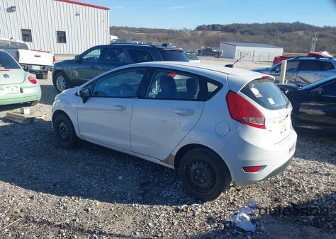 2011 Ford Fiesta Se z USA, uszkodzony, nr VIN 3FADP4EJ3BM191408